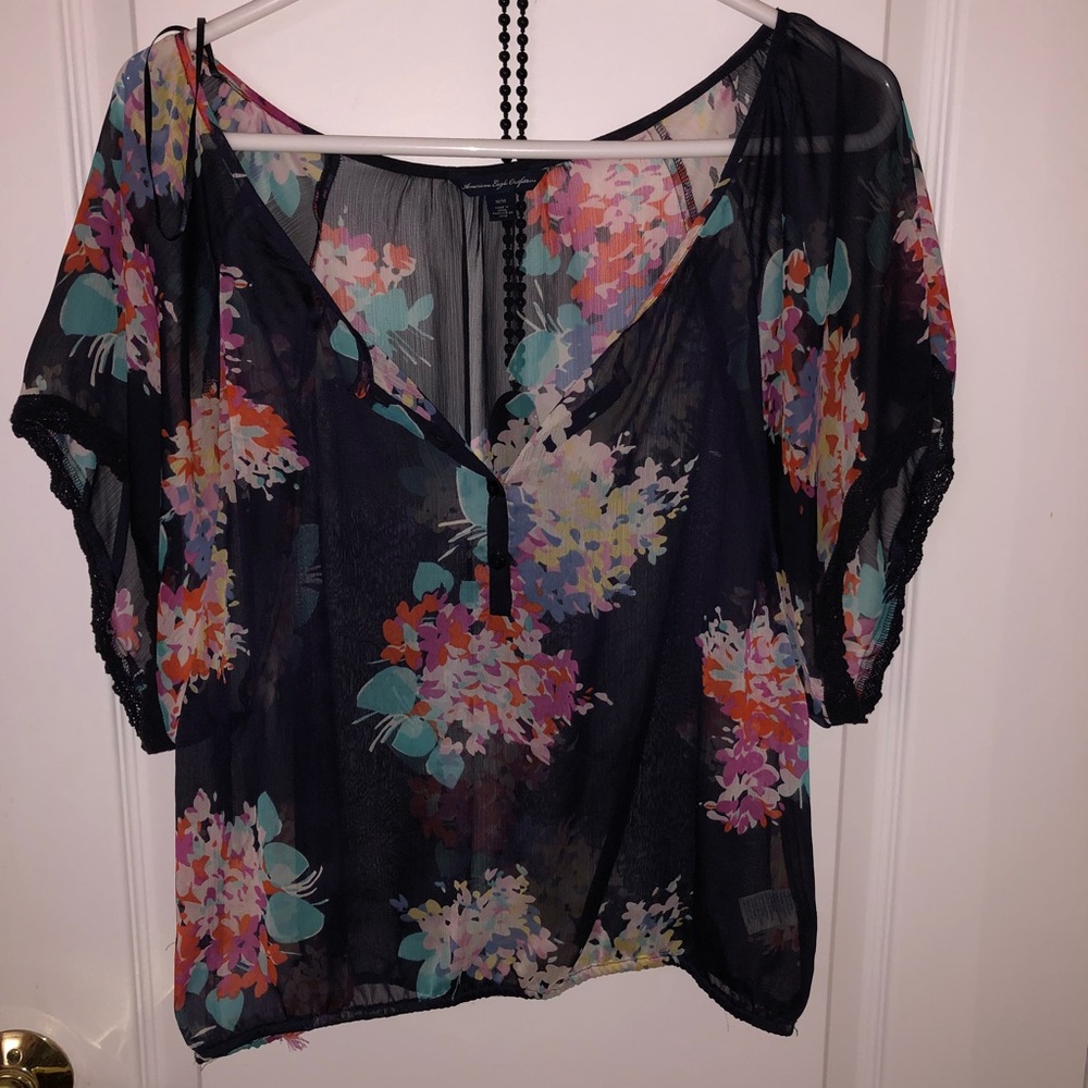 Loose flower top
